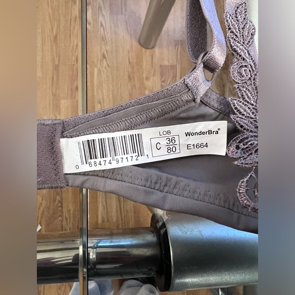 2 Wonderbra bras - Picture 3 of 6